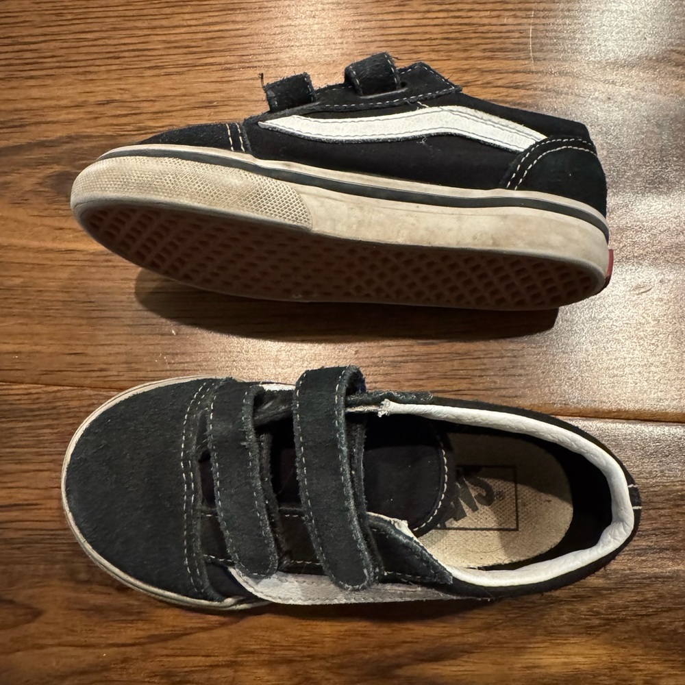 Vans toddler sneaker US size 9